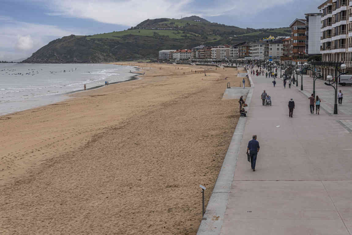 Guipúzcoa - Zarautz 02 - playa.jpg